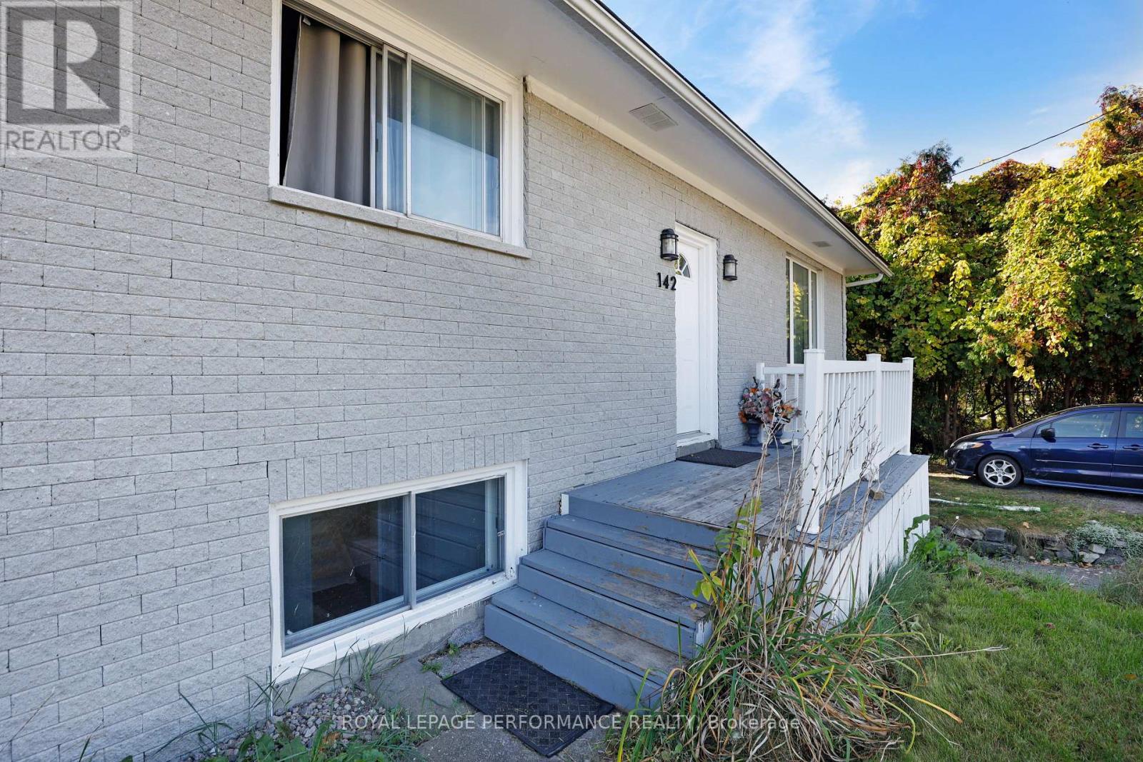 142 Meadowlands Drive W, Ottawa, Ontario  K2G 2S4 - Photo 3 - X12452125