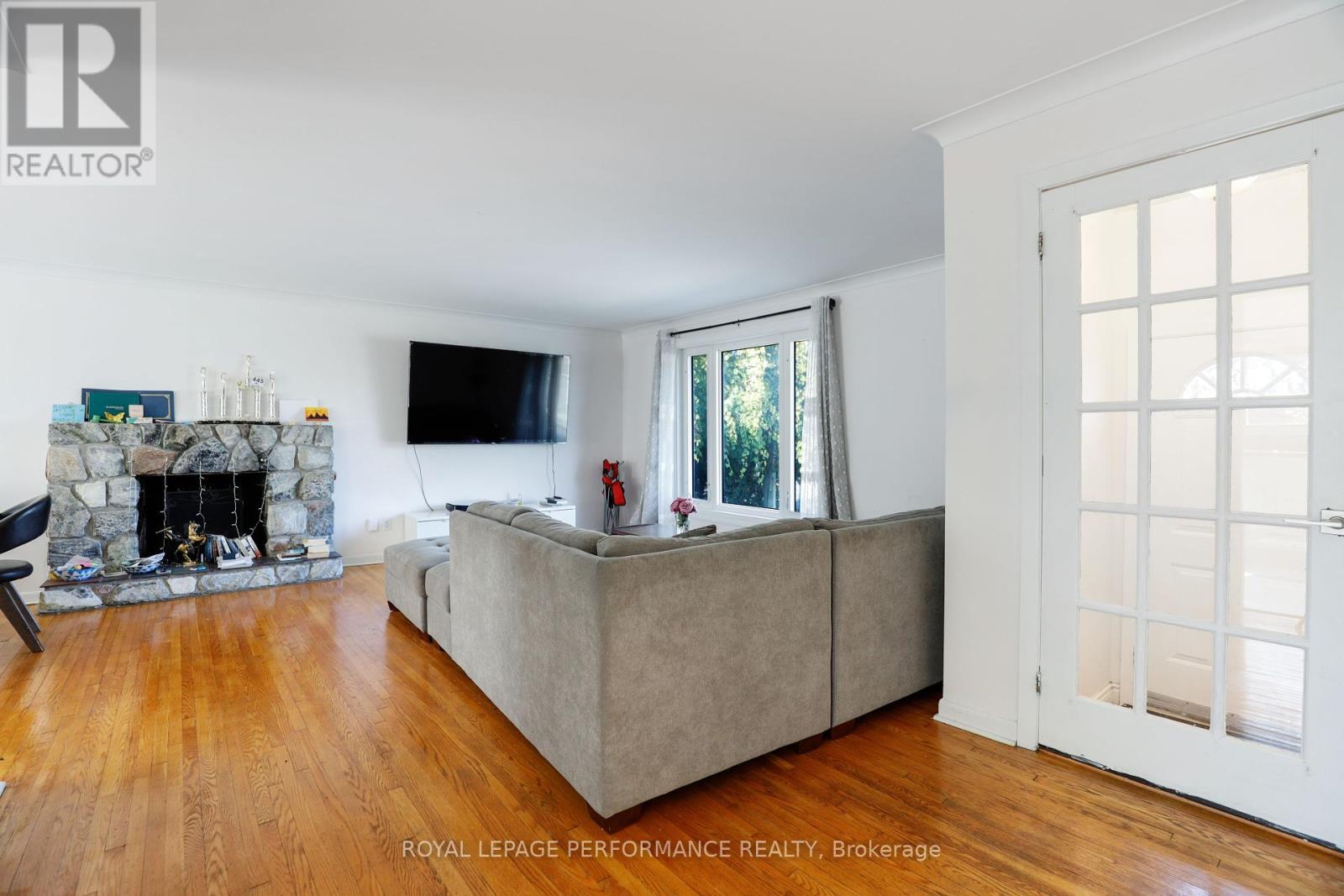142 Meadowlands Drive W, Ottawa, Ontario  K2G 2S4 - Photo 7 - X12452125