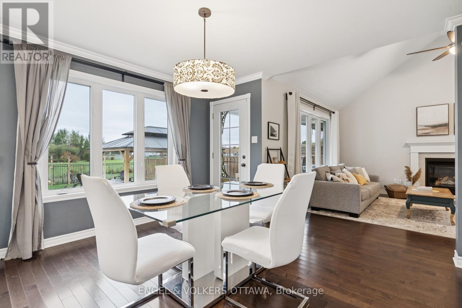 161 Des Pins Street, Russell, Ontario  K4R 0B9 - Photo 11 - X12452146