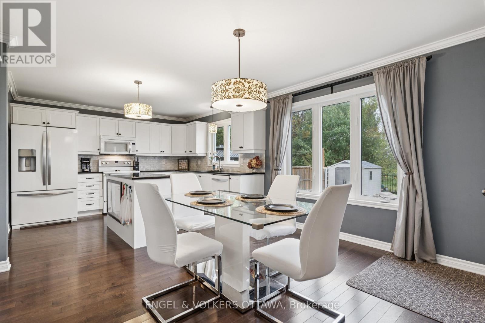 161 Des Pins Street, Russell, Ontario  K4R 0B9 - Photo 14 - X12452146