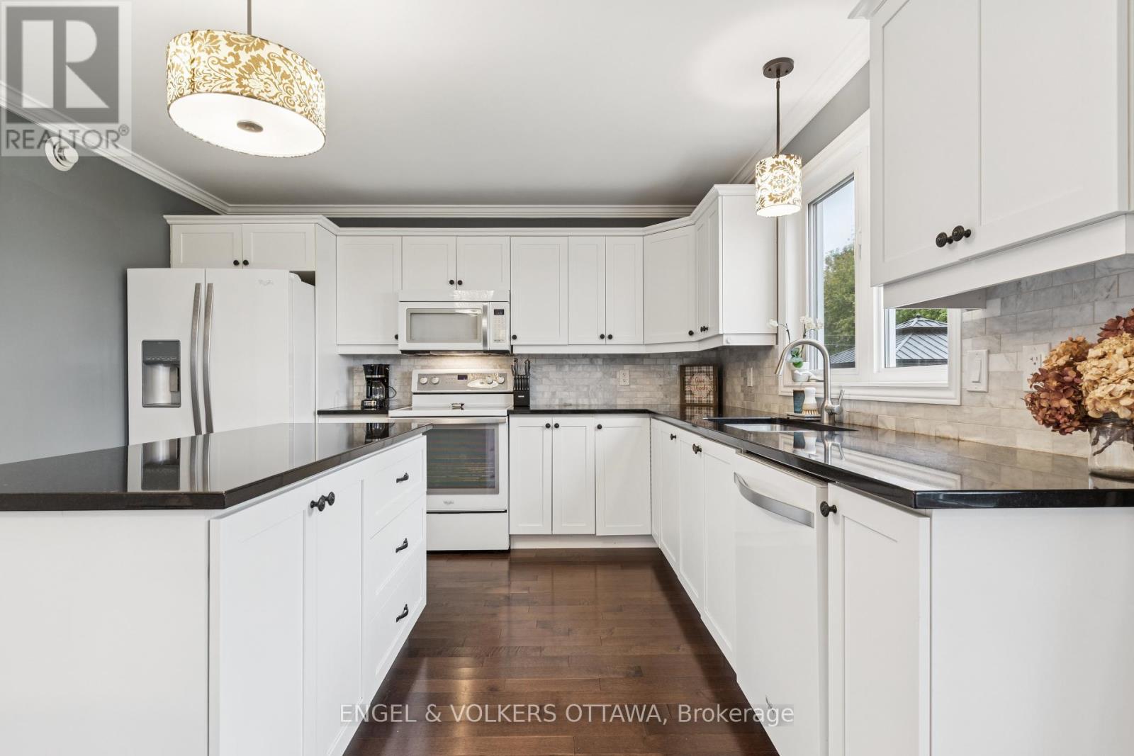 161 Des Pins Street, Russell, Ontario  K4R 0B9 - Photo 18 - X12452146