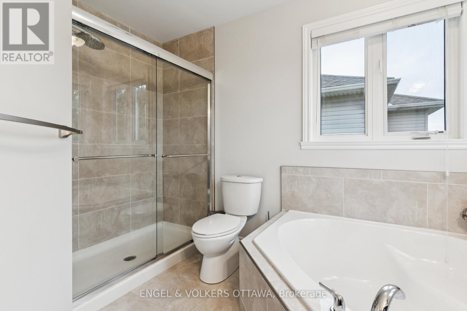 161 Des Pins Street, Russell, Ontario  K4R 0B9 - Photo 25 - X12452146