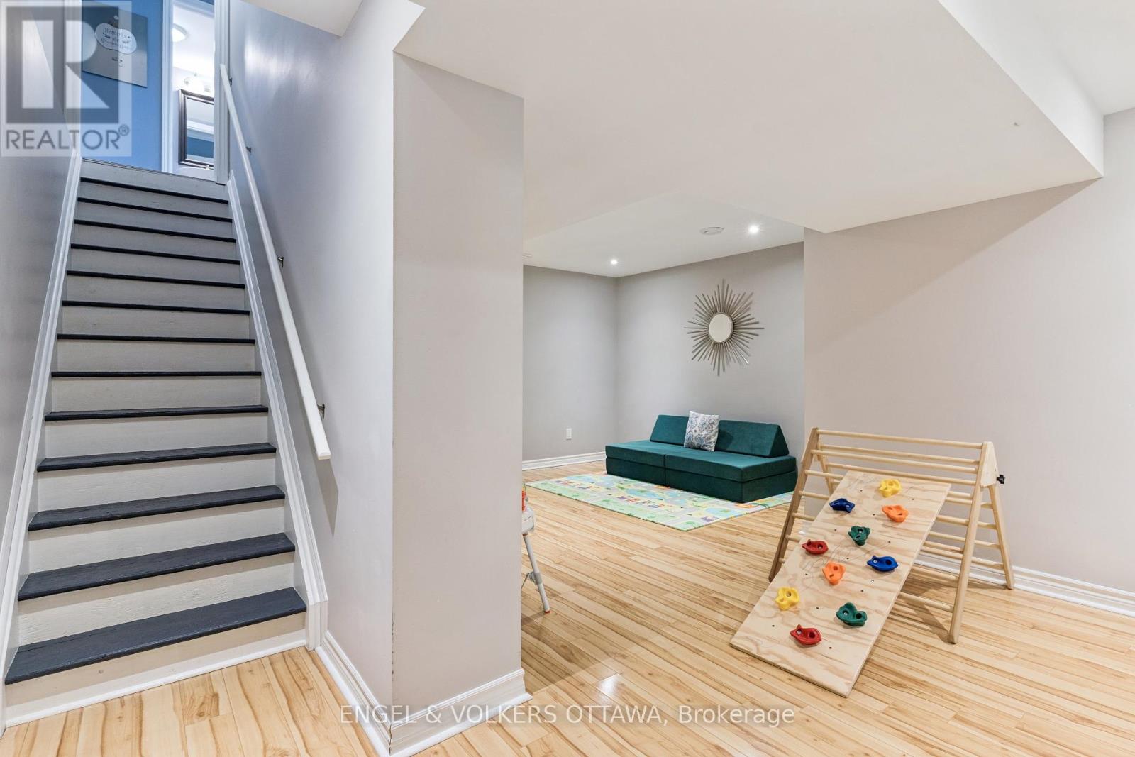 161 Des Pins Street, Russell, Ontario  K4R 0B9 - Photo 32 - X12452146