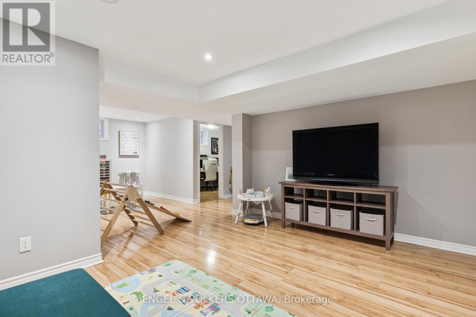 161 Des Pins Street, Russell, Ontario  K4R 0B9 - Photo 34 - X12452146