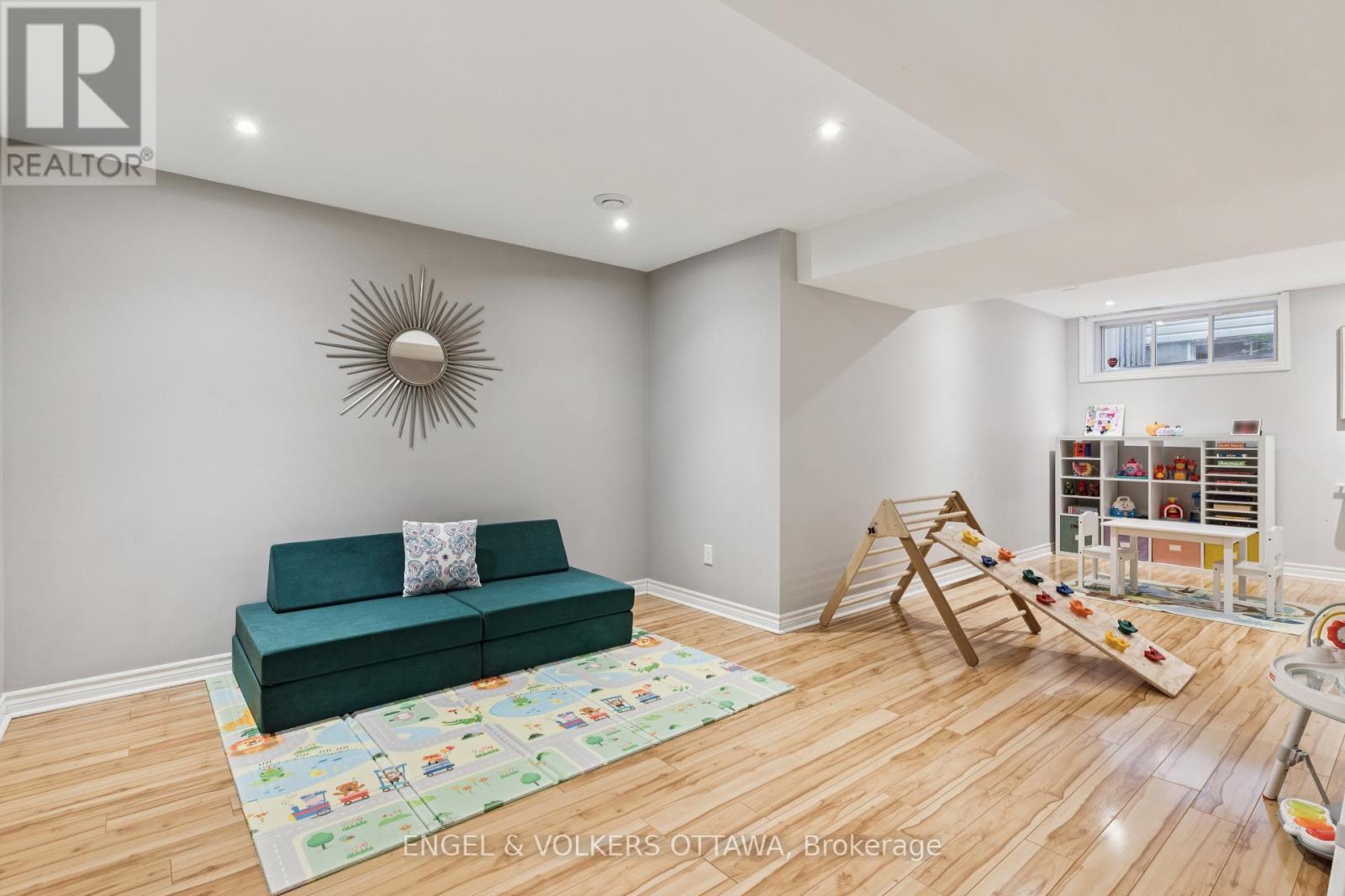 161 Des Pins Street, Russell, Ontario  K4R 0B9 - Photo 35 - X12452146