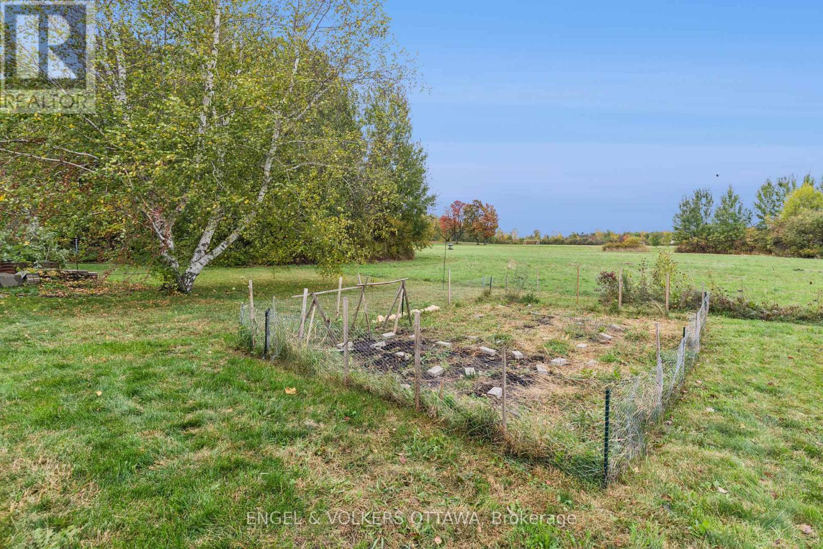 161 Des Pins Street, Russell, Ontario  K4R 0B9 - Photo 45 - X12452146