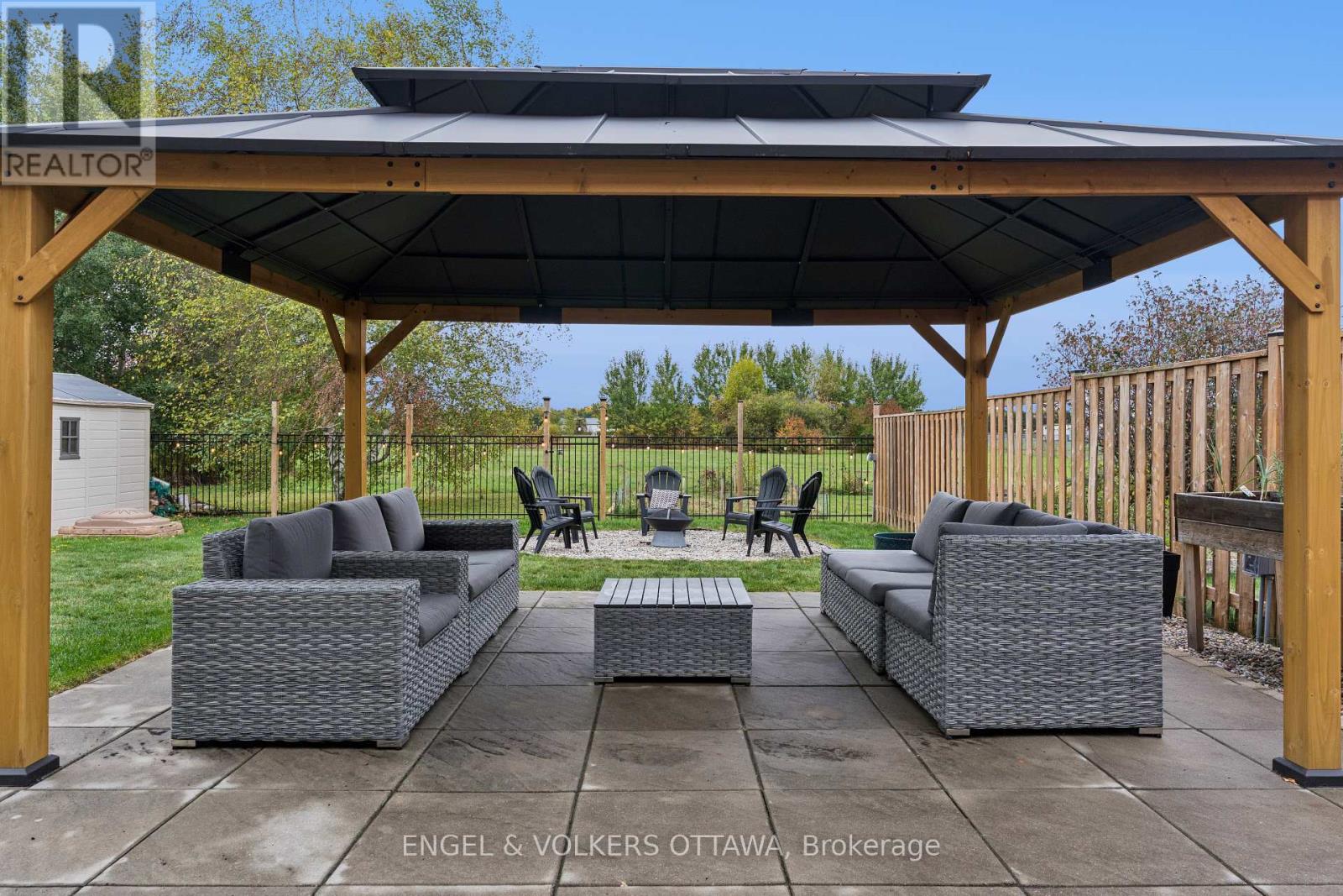 161 Des Pins Street, Russell, Ontario  K4R 0B9 - Photo 47 - X12452146