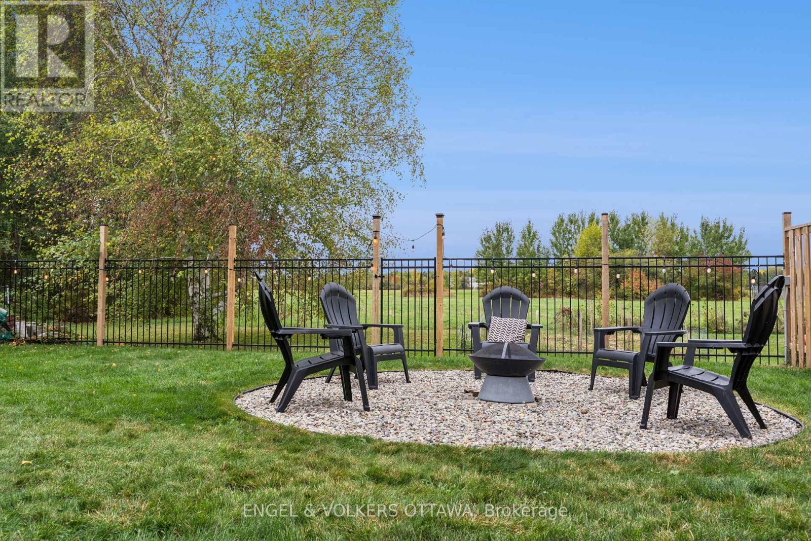 161 Des Pins Street, Russell, Ontario  K4R 0B9 - Photo 49 - X12452146