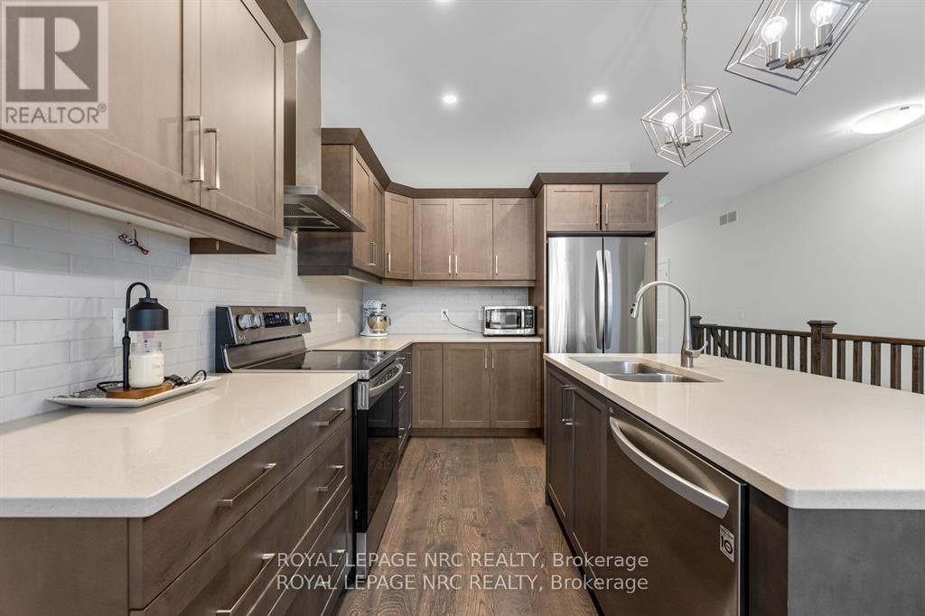 28 Campbell Street, Thorold, Ontario  L2V 0J3 - Photo 10 - X12452155