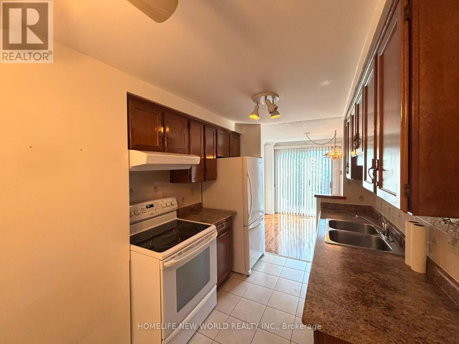 37 Mossbrook Crescent, Toronto, Ontario  M1W 2W8 - Photo 6 - E12451105