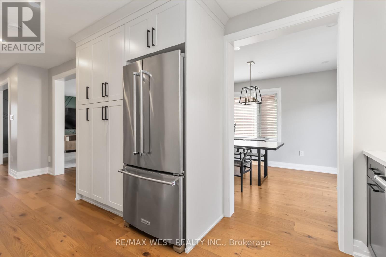 440 Bluesky Crescent, Mississauga, Ontario  L5R 2R9 - Photo 11 - W12446066