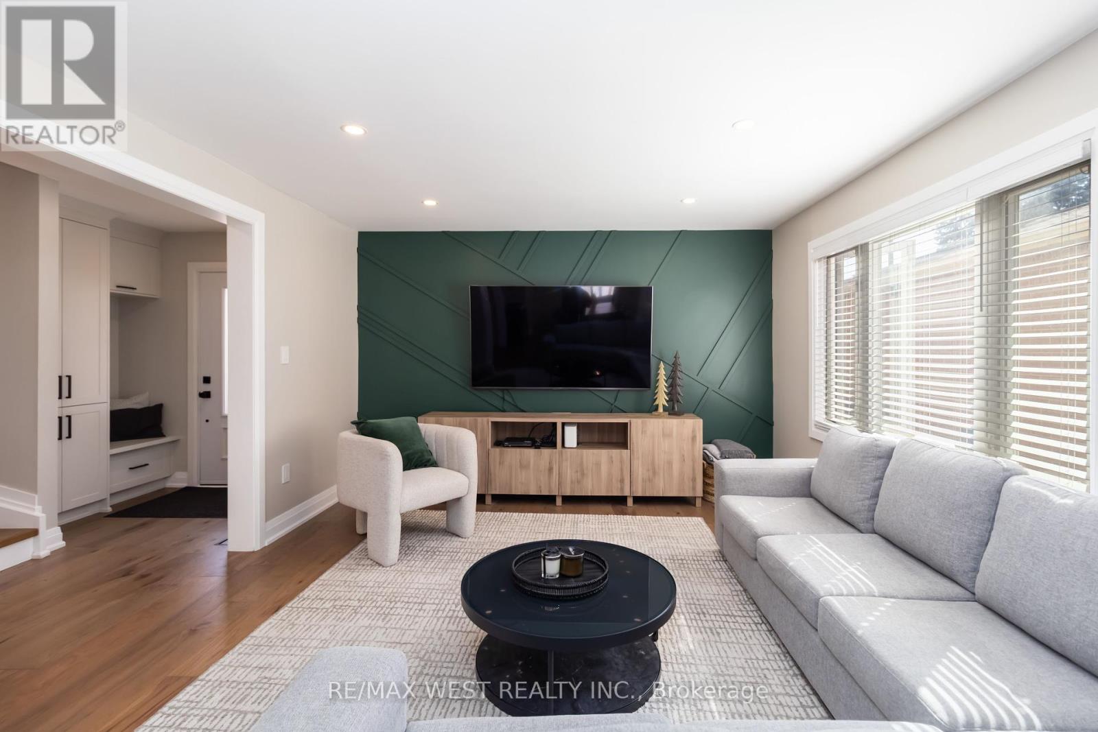 440 Bluesky Crescent, Mississauga, Ontario  L5R 2R9 - Photo 6 - W12446066