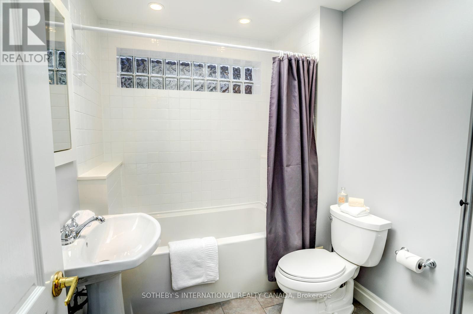 117 Deloraine Avenue, Toronto, Ontario  M5M 2B1 - Photo 21 - C12452025