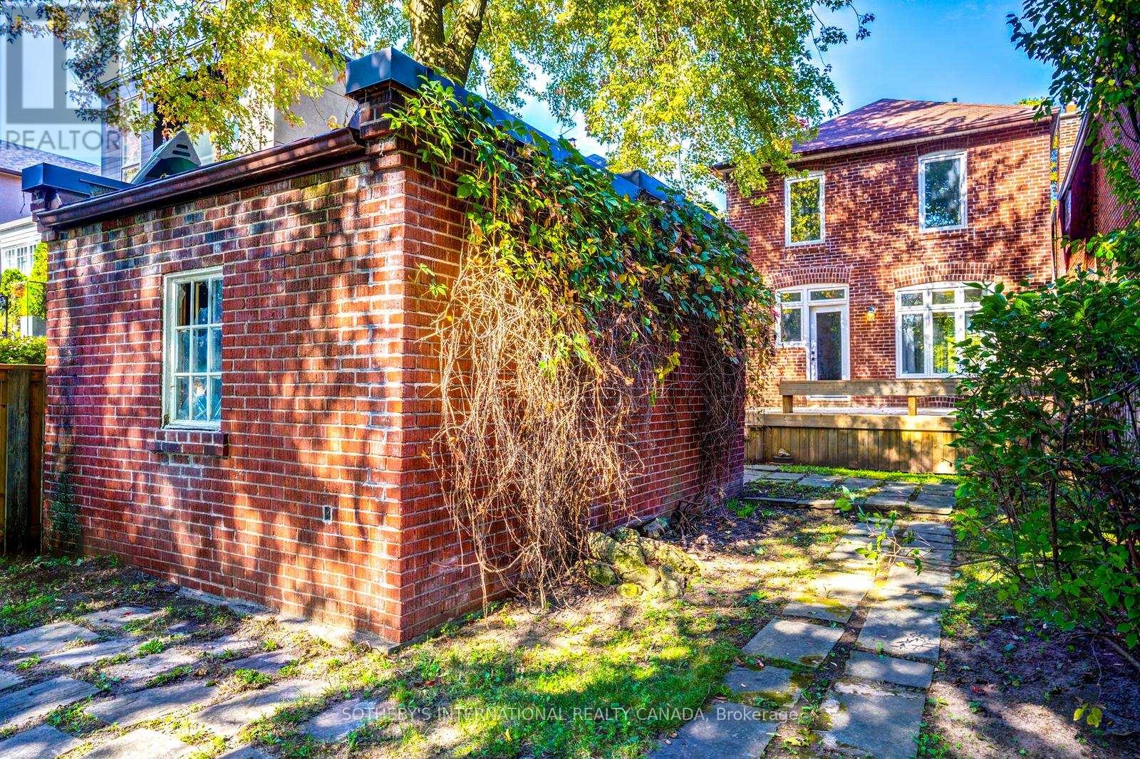 117 Deloraine Avenue, Toronto, Ontario  M5M 2B1 - Photo 41 - C12452025
