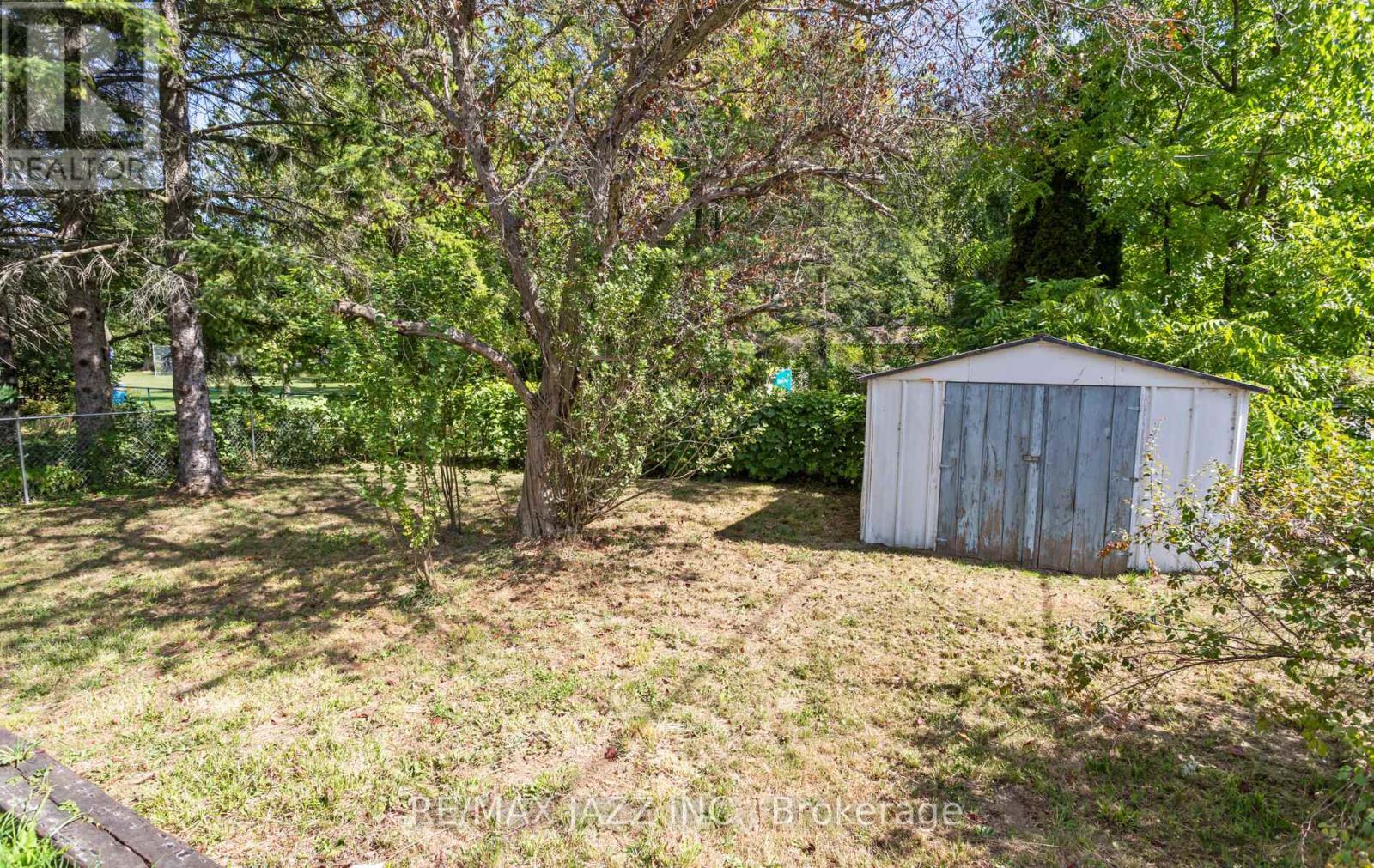 34 Fawcette Avenue E, Prince Edward County, Ontario  K0K 2T0 - Photo 17 - X12402139