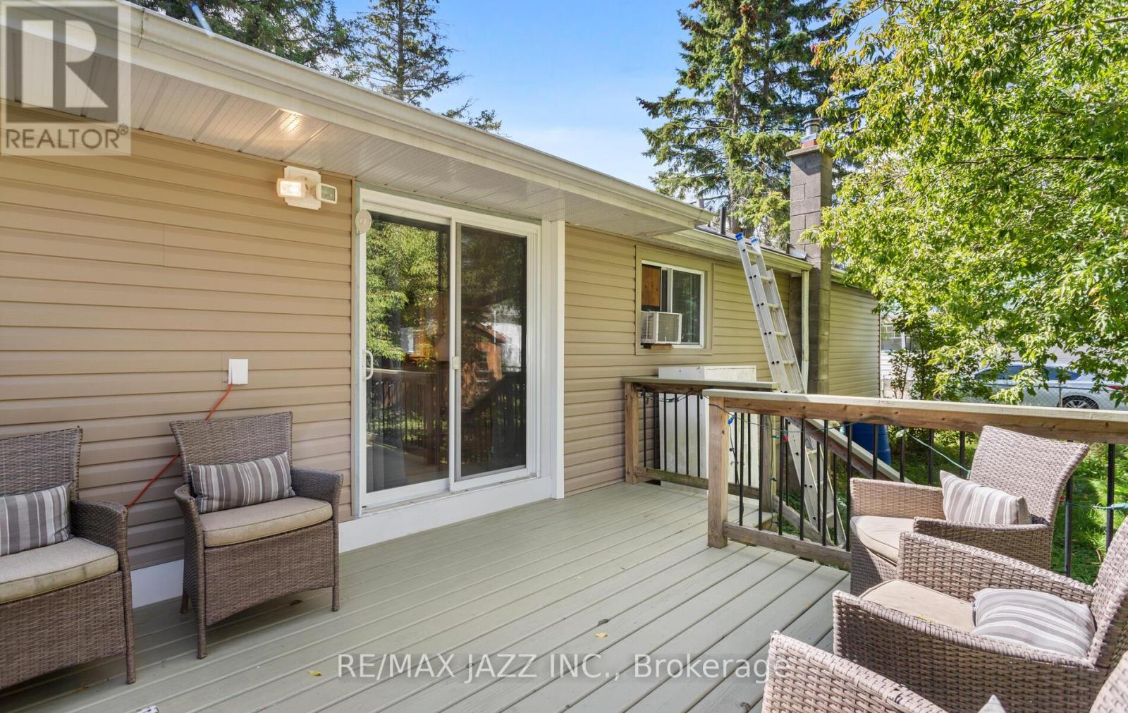 34 Fawcette Avenue E, Prince Edward County, Ontario  K0K 2T0 - Photo 12 - X12402139