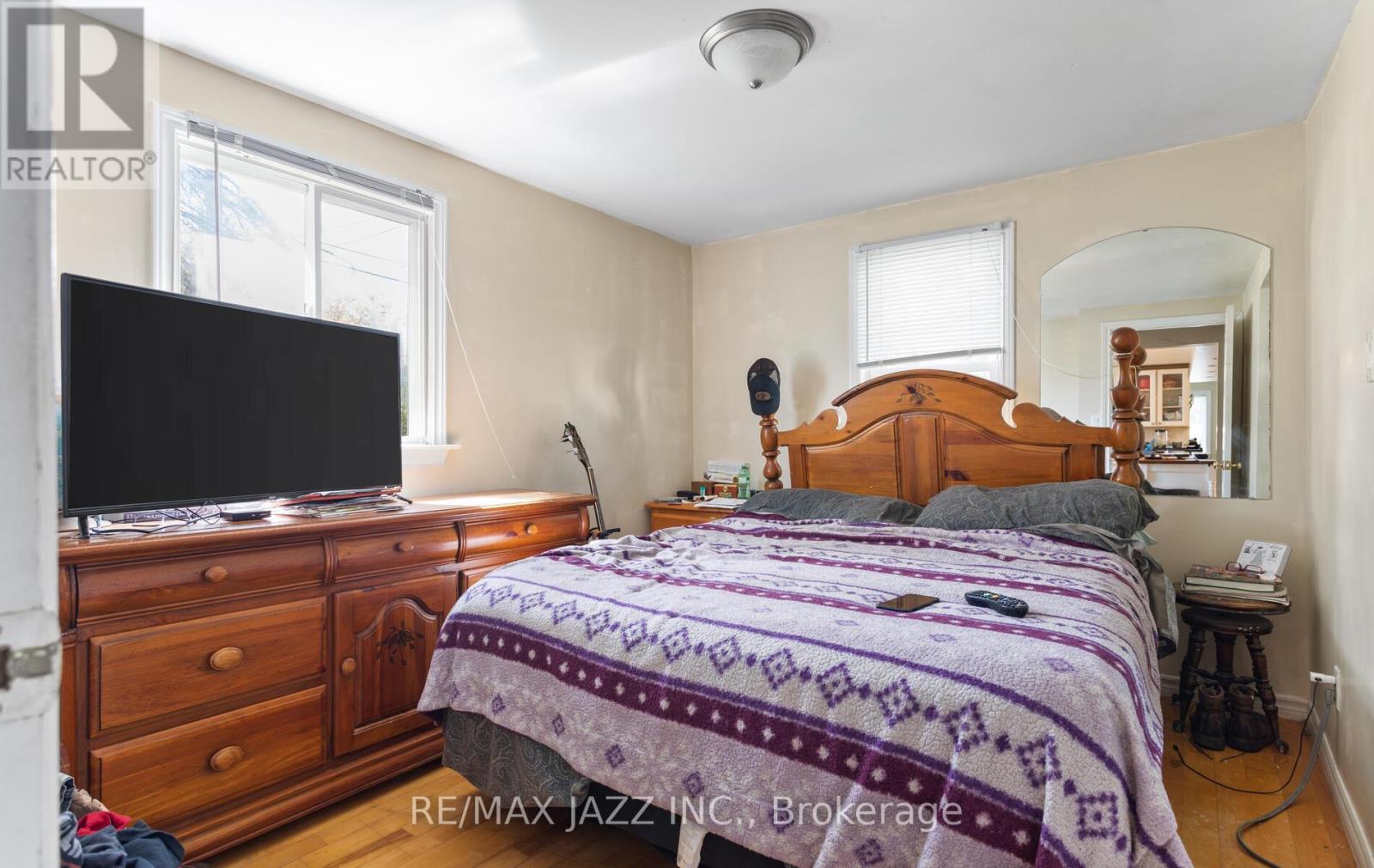 34 Fawcette Avenue E, Prince Edward County, Ontario  K0K 2T0 - Photo 9 - X12402139
