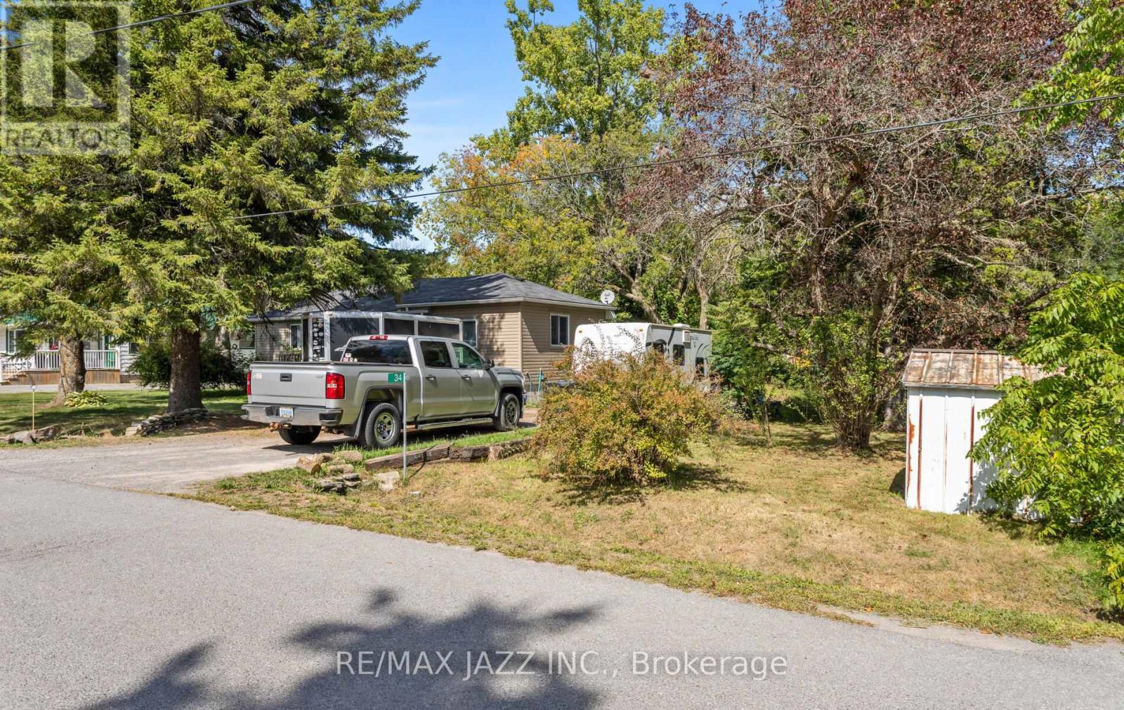 34 Fawcette Avenue E, Prince Edward County, Ontario  K0K 2T0 - Photo 18 - X12402139