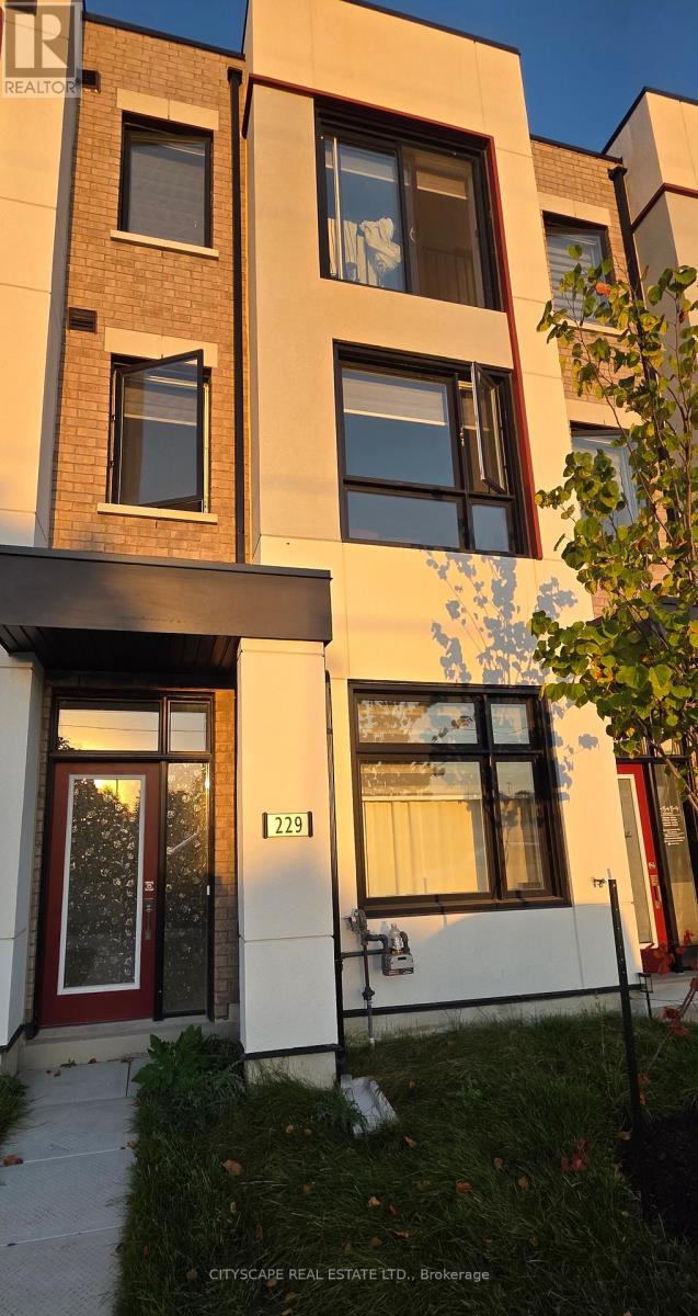 229 MONARCH AVENUE, Ajax, Ontario