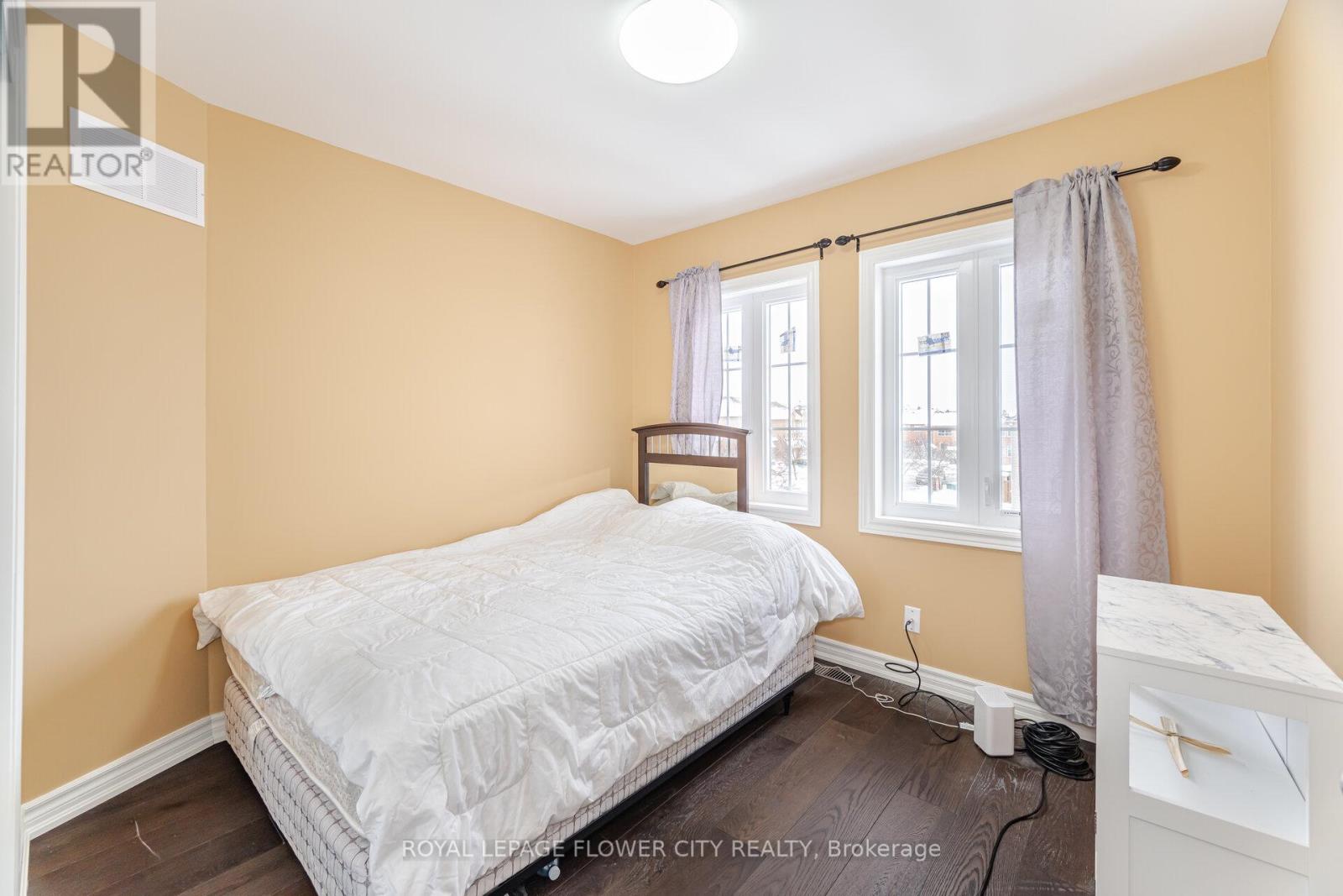 68 Denton Circle, Vaughan, Ontario  L6A 2N4 - Photo 23 - N12419790