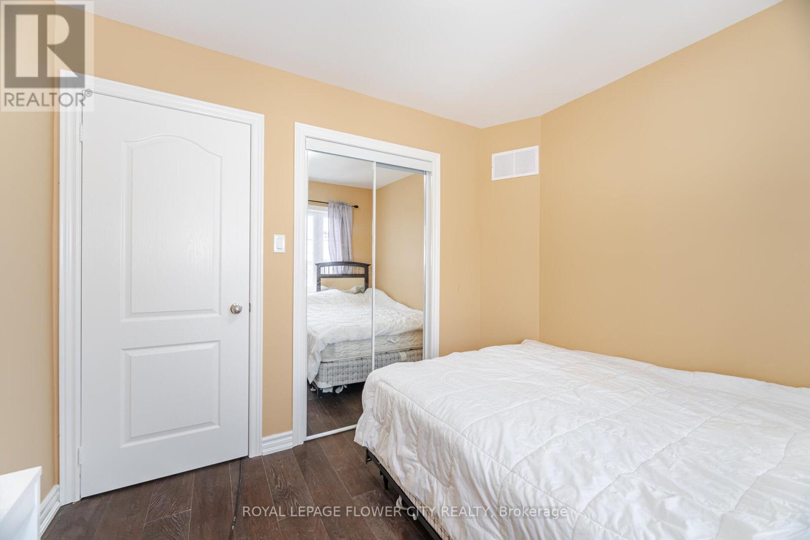 68 Denton Circle, Vaughan, Ontario  L6A 2N4 - Photo 24 - N12419790