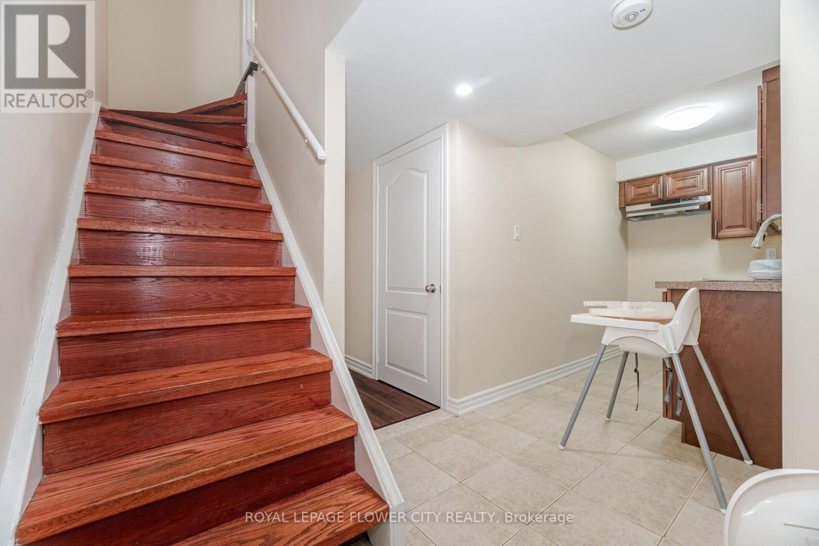 68 Denton Circle, Vaughan, Ontario  L6A 2N4 - Photo 26 - N12419790