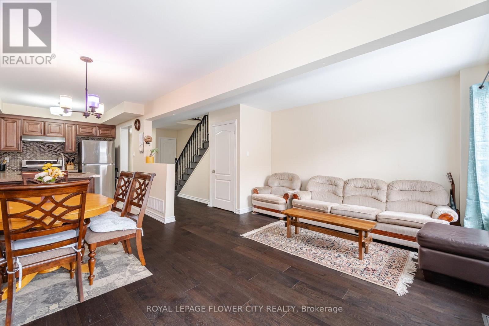 68 Denton Circle, Vaughan, Ontario  L6A 2N4 - Photo 6 - N12419790