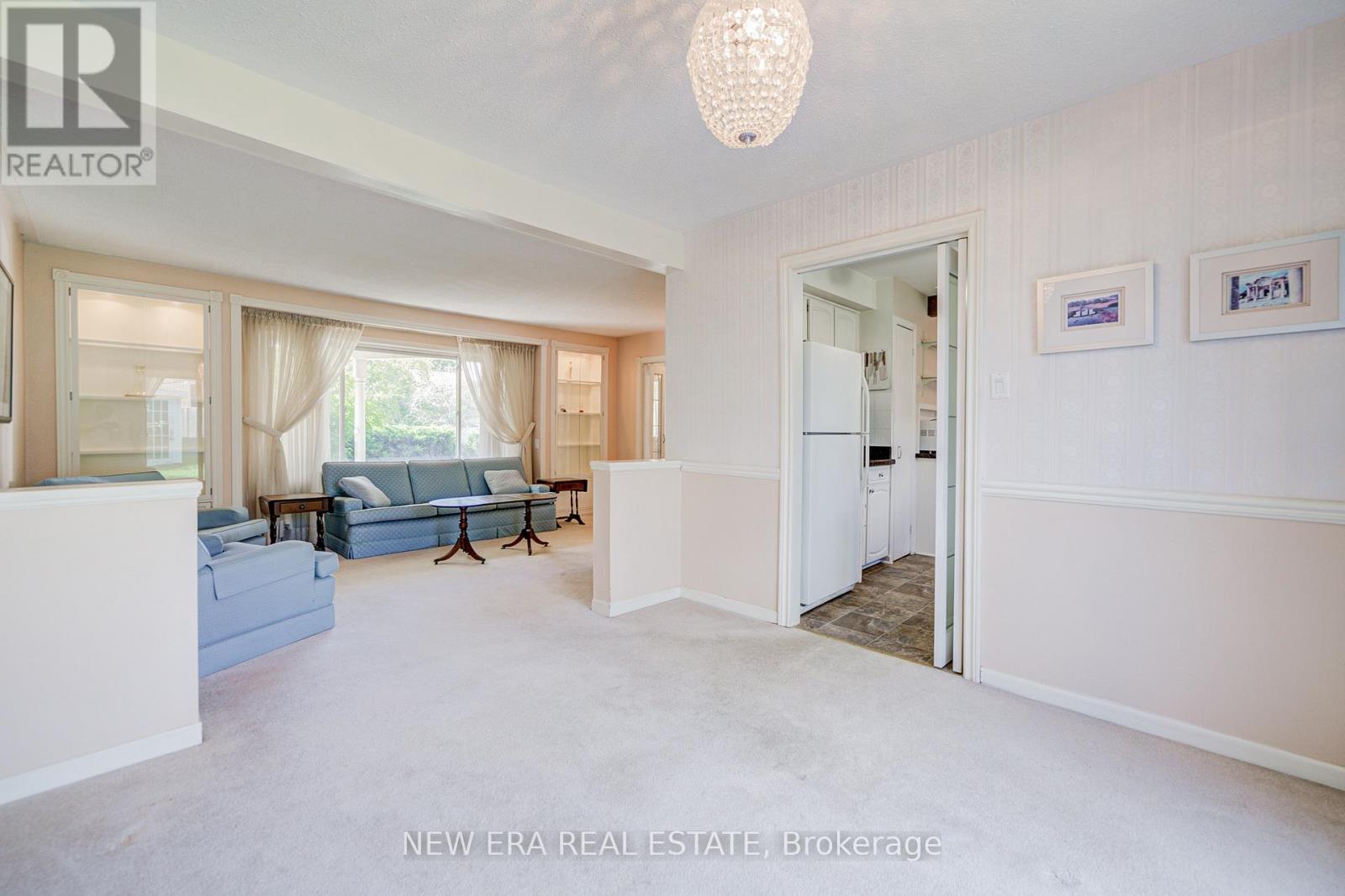 5 Burnhamill Place, Toronto, Ontario  M9C 3S3 - Photo 12 - W12451978