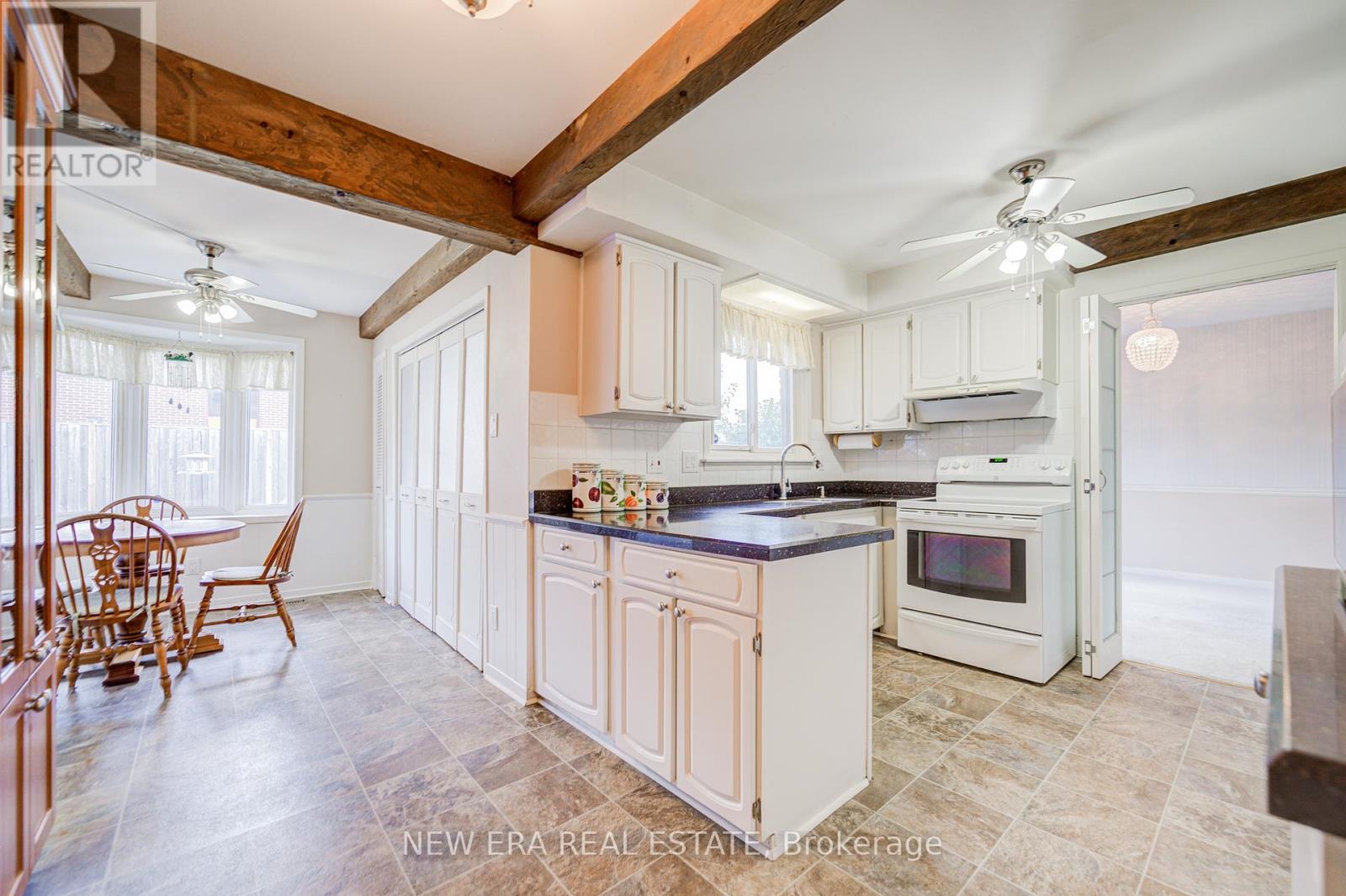 5 Burnhamill Place, Toronto, Ontario  M9C 3S3 - Photo 13 - W12451978