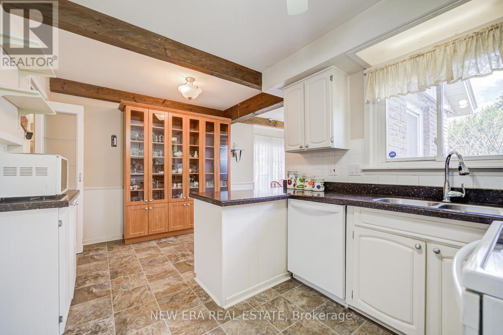 5 Burnhamill Place, Toronto, Ontario  M9C 3S3 - Photo 14 - W12451978