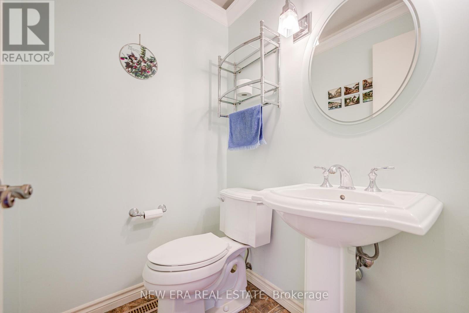 5 Burnhamill Place, Toronto, Ontario  M9C 3S3 - Photo 19 - W12451978