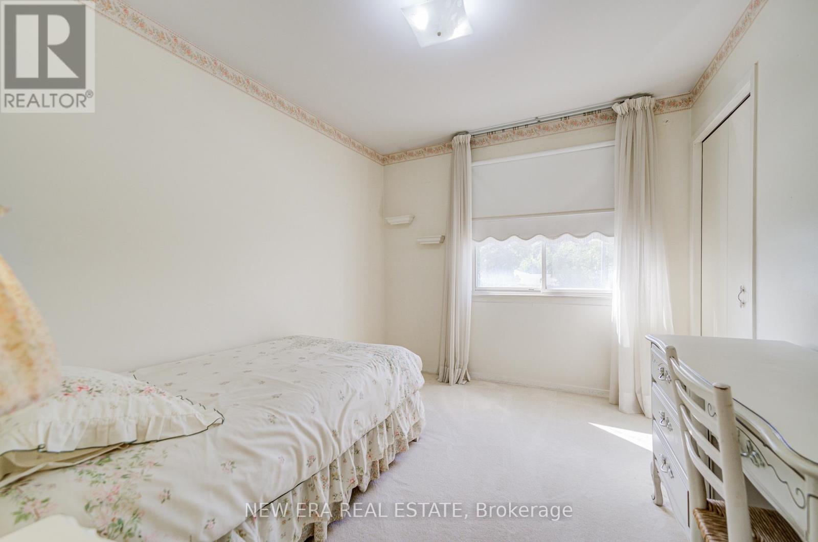 5 Burnhamill Place, Toronto, Ontario  M9C 3S3 - Photo 23 - W12451978