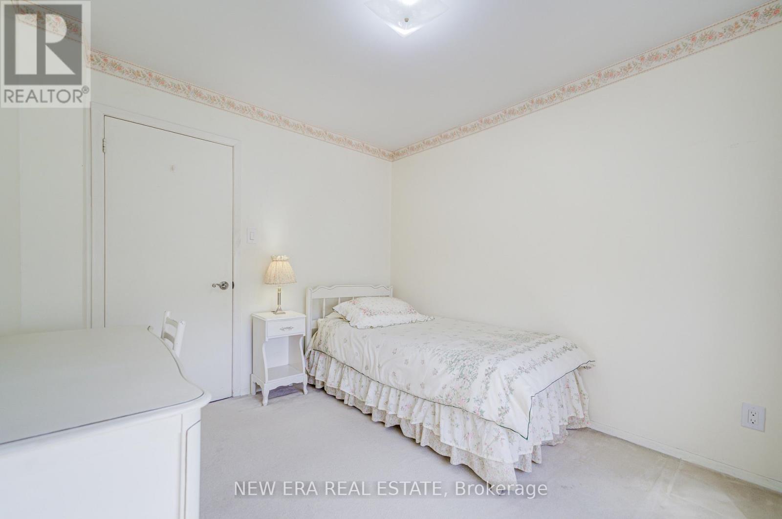5 Burnhamill Place, Toronto, Ontario  M9C 3S3 - Photo 24 - W12451978
