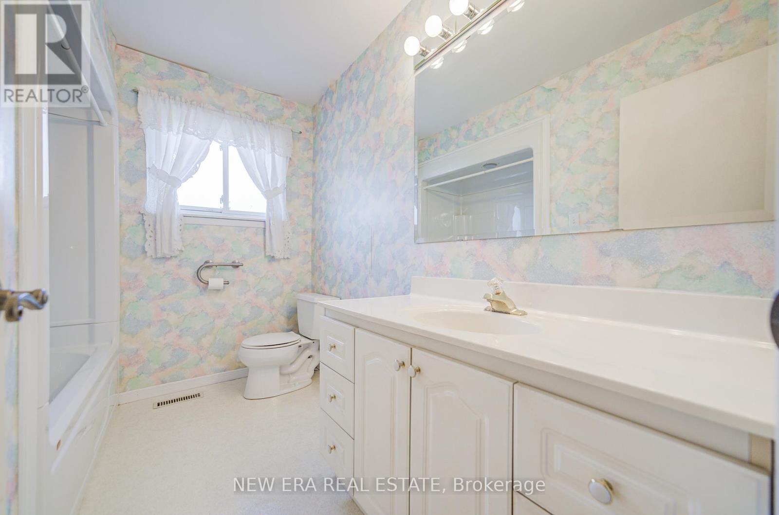 5 Burnhamill Place, Toronto, Ontario  M9C 3S3 - Photo 27 - W12451978