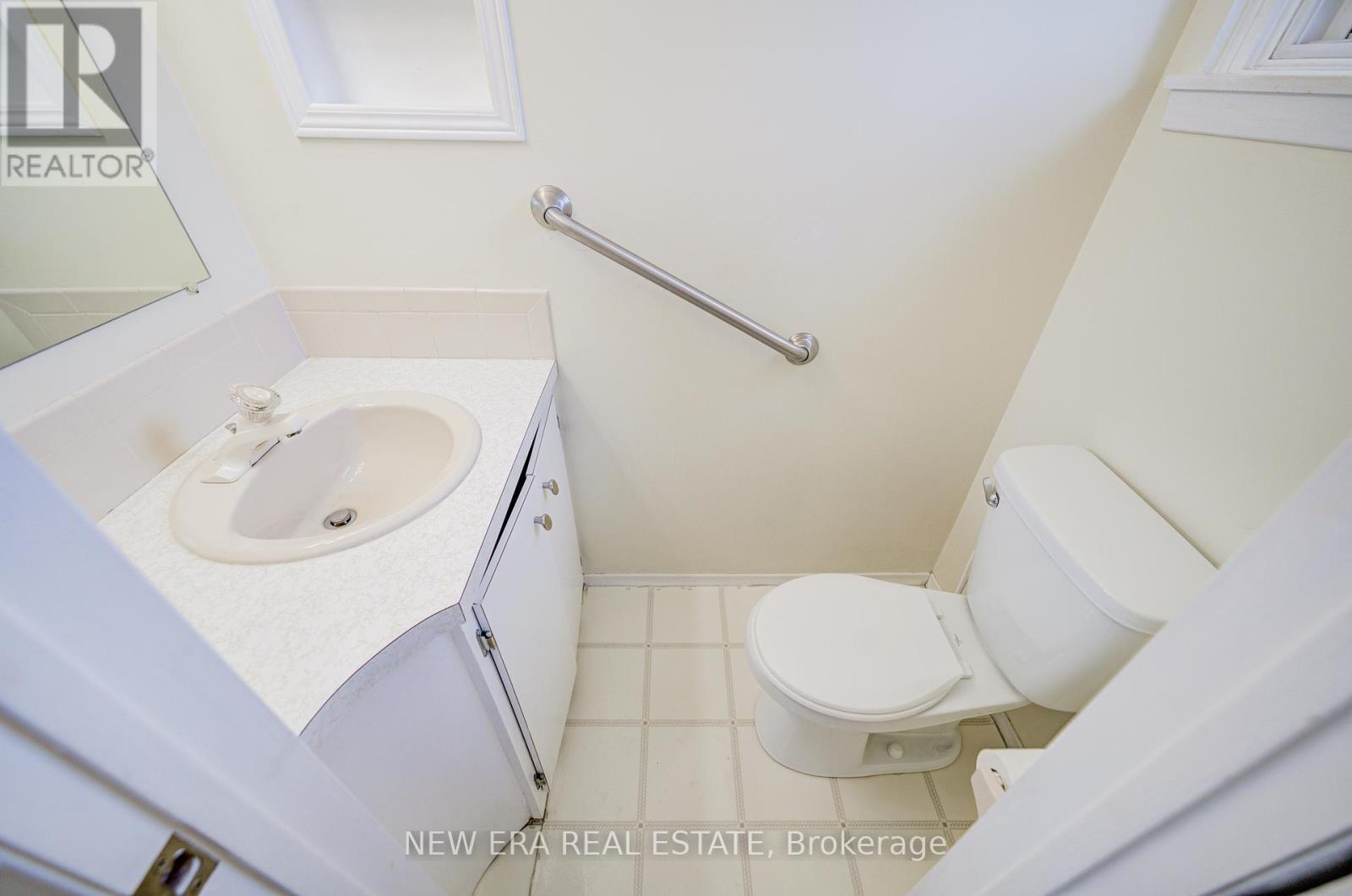 5 Burnhamill Place, Toronto, Ontario  M9C 3S3 - Photo 32 - W12451978