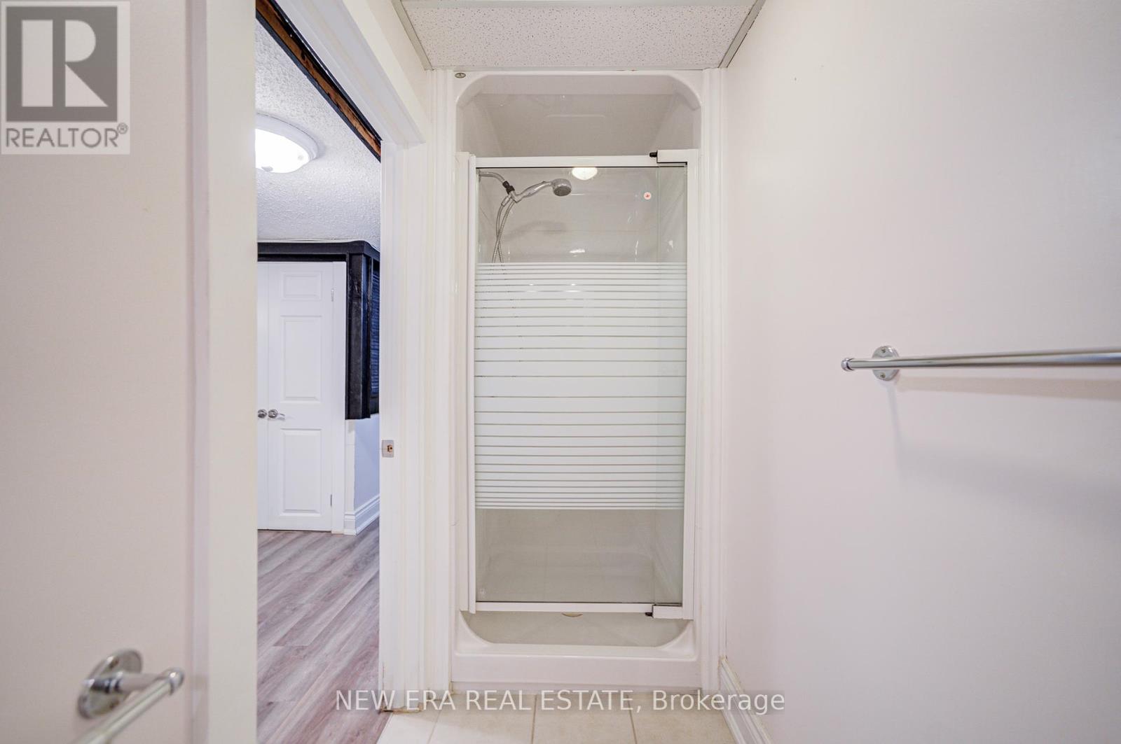 5 Burnhamill Place, Toronto, Ontario  M9C 3S3 - Photo 38 - W12451978