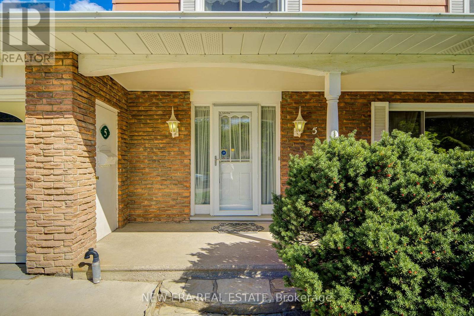 5 Burnhamill Place, Toronto, Ontario  M9C 3S3 - Photo 5 - W12451978