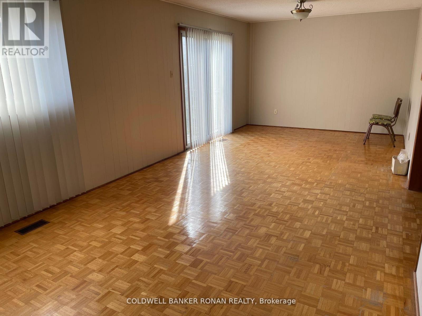 74 Minglehaze Drive, Toronto, Ontario  M9V 4W9 - Photo 3 - W12452009