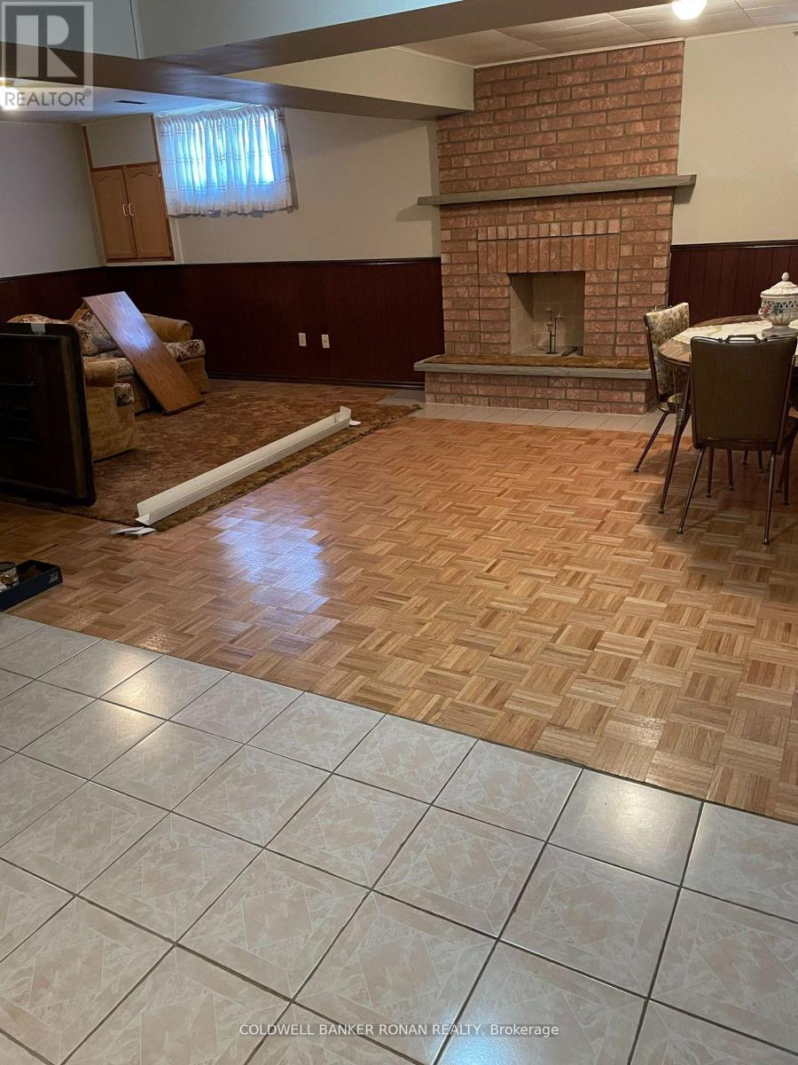 74 Minglehaze Drive, Toronto, Ontario  M9V 4W9 - Photo 7 - W12452009