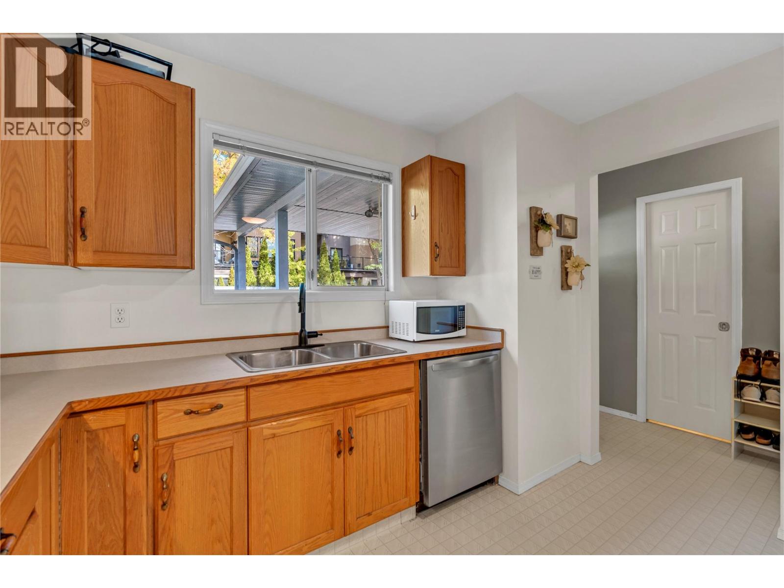 3315 Wilson Street Unit# 120, Penticton, British Columbia  V2A 8J3 - Photo 3 - 10365365