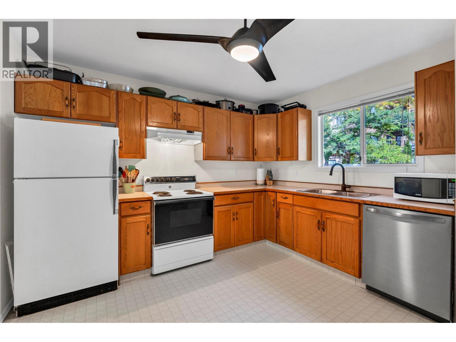 3315 Wilson Street Unit# 120, Penticton, British Columbia  V2A 8J3 - Photo 2 - 10365365