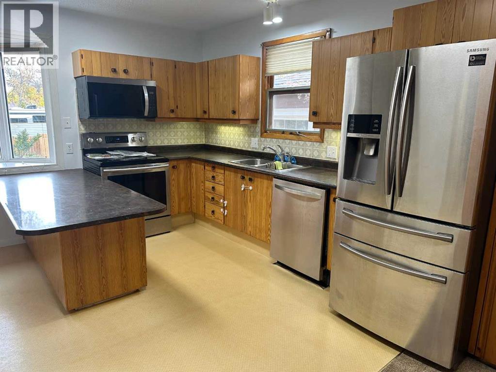 Property at 5301 52 Street image 4