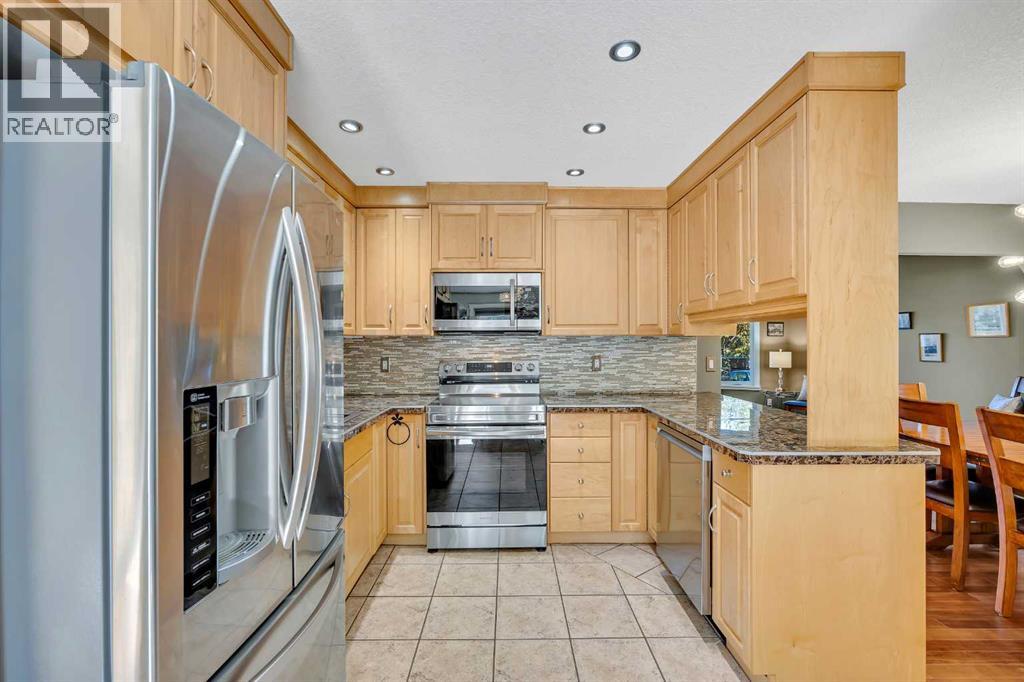 5712 Dalcastle Crescent Nw, Calgary, Alberta  T3H 3B5 - Photo 12 - A2262963