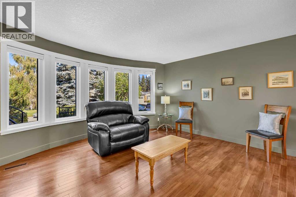 5712 Dalcastle Crescent Nw, Calgary, Alberta  T3H 3B5 - Photo 7 - A2262963