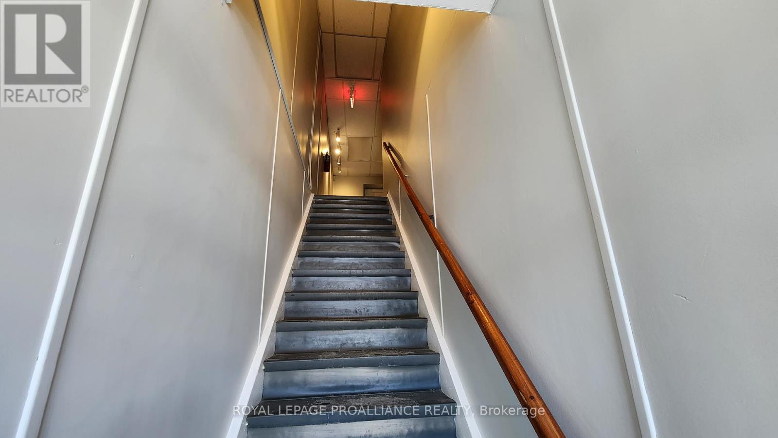 C - 354 Pinnacle Street, Belleville, Ontario  K8N 3B4 - Photo 2 - X12452048