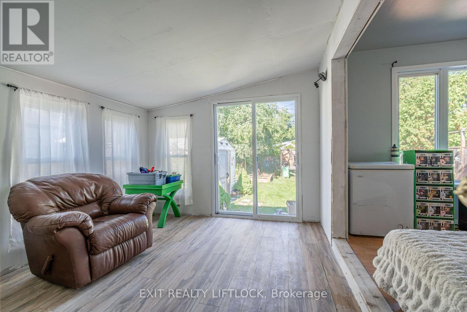 720 New Romaine Street, Peterborough, Ontario  K9J 2E8 - Photo 17 - X12452092