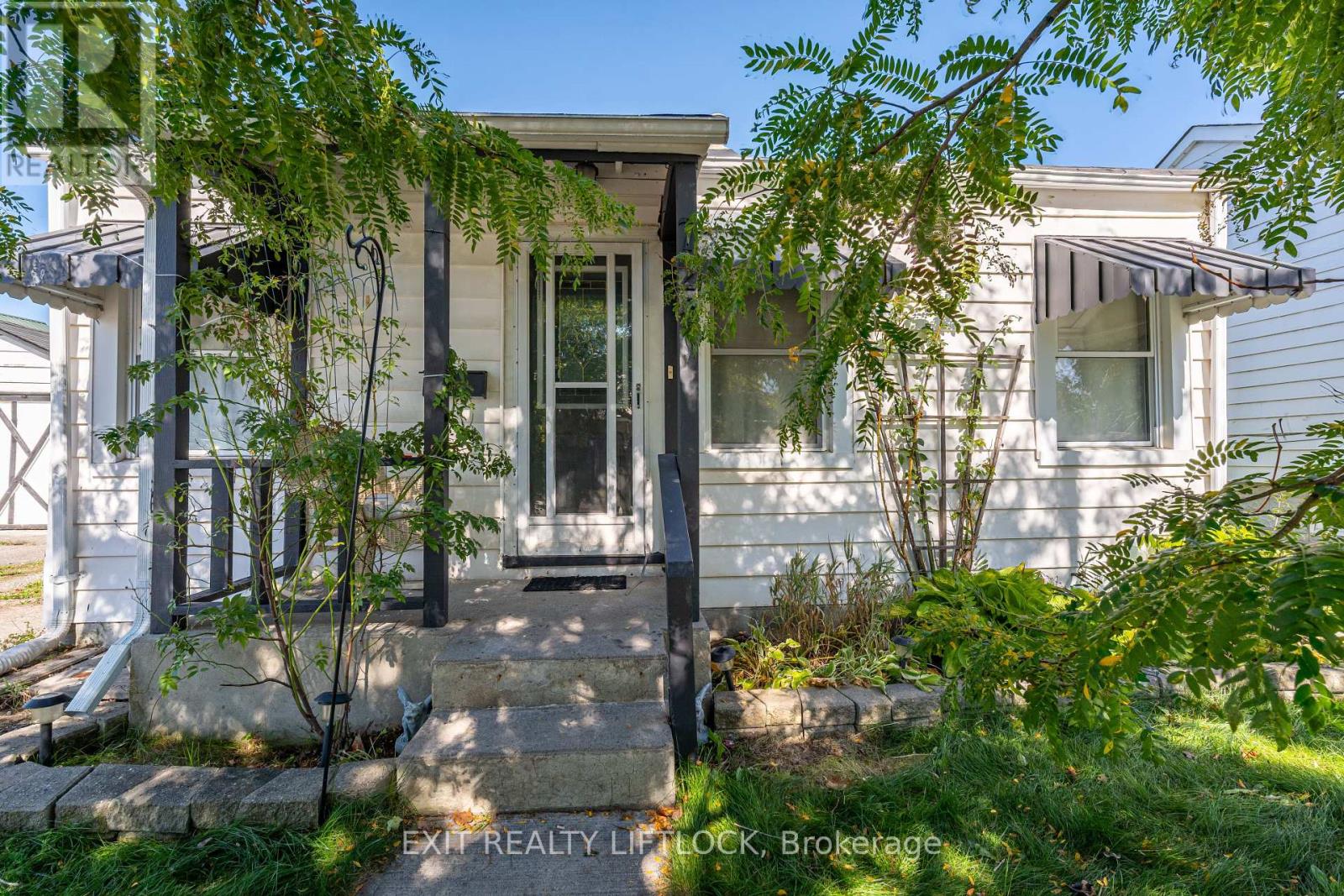 720 New Romaine Street, Peterborough, Ontario  K9J 2E8 - Photo 3 - X12452092