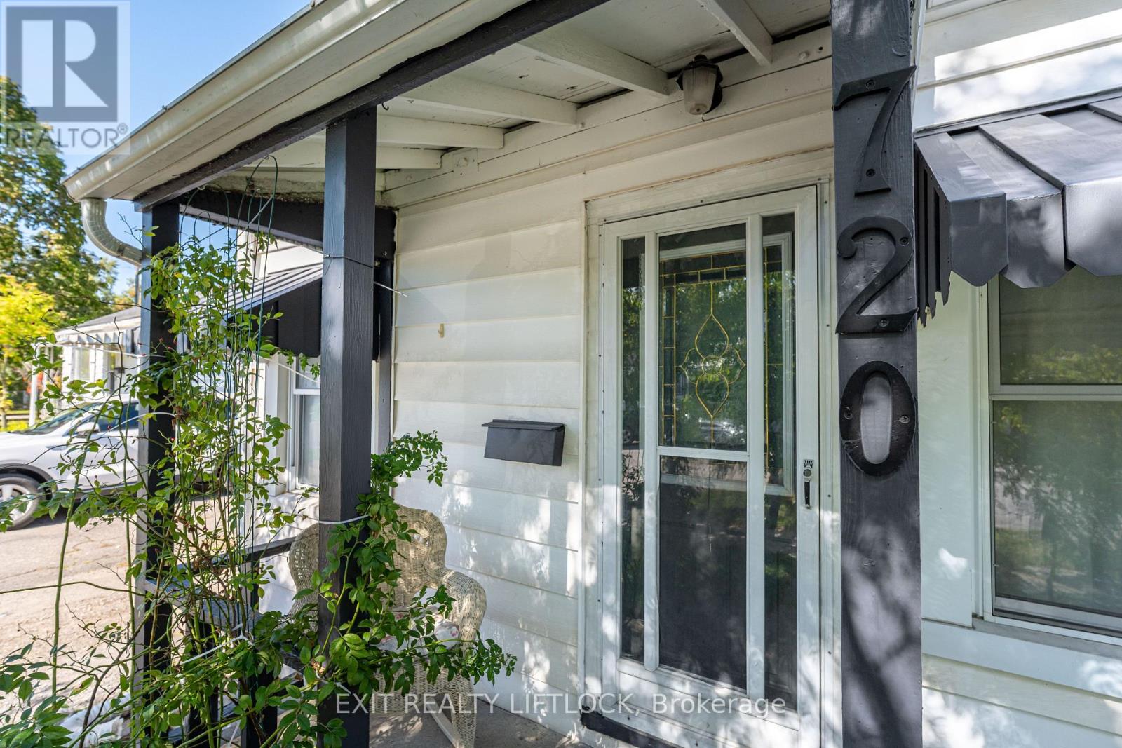 720 New Romaine Street, Peterborough, Ontario  K9J 2E8 - Photo 4 - X12452092