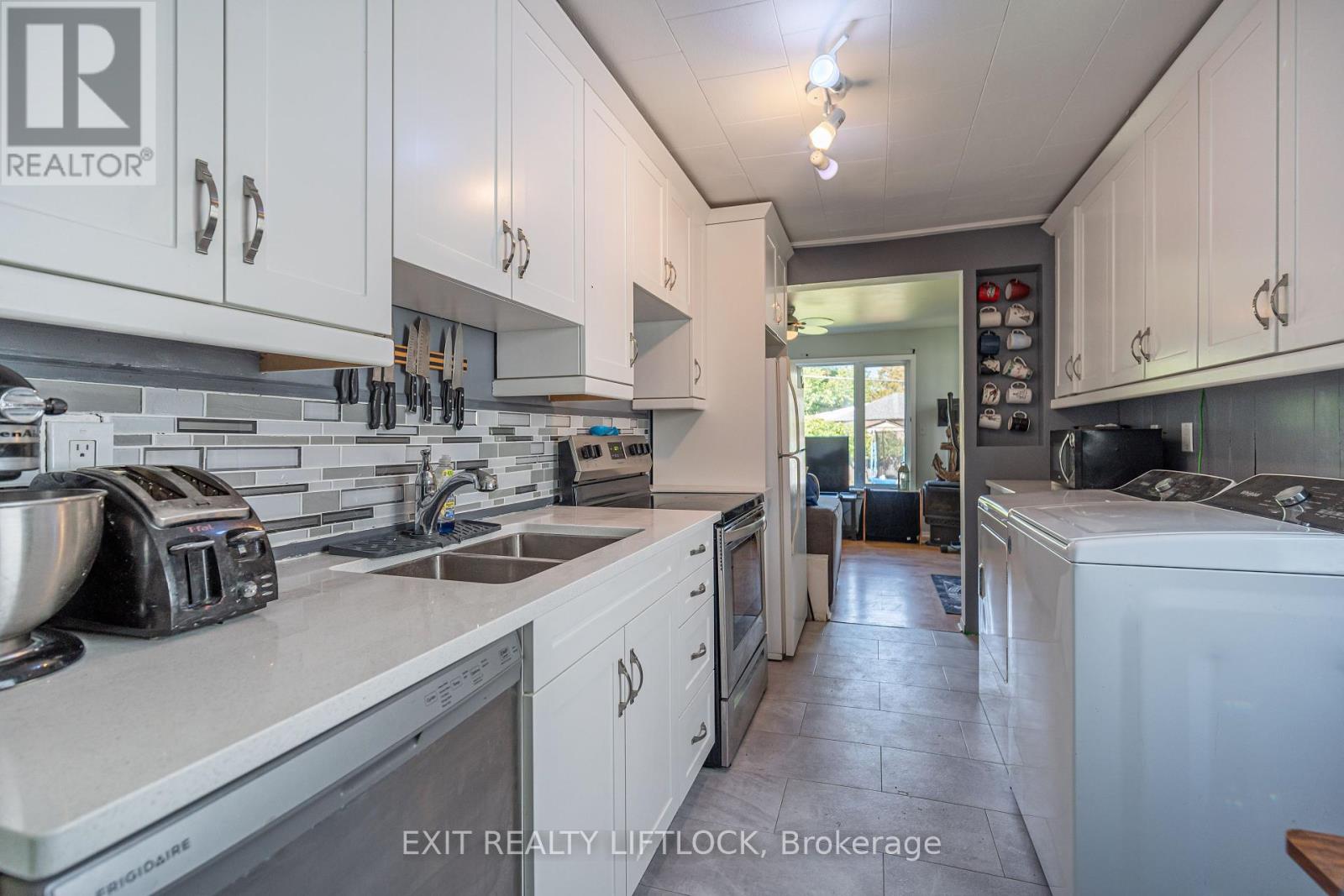 720 New Romaine Street, Peterborough, Ontario  K9J 2E8 - Photo 8 - X12452092