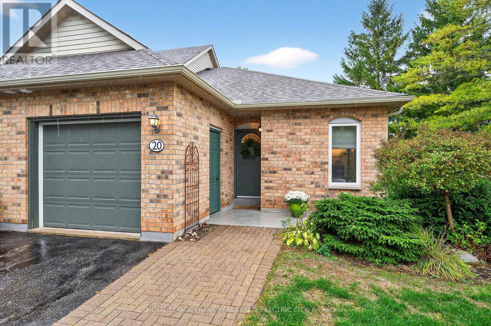 20 Charles Court, Selwyn, Ontario  K0L 2H0 - Photo 4 - X12452121